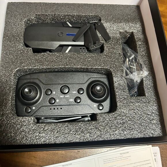 Yomi Foldable Drone with camera - Picture 4 of 5